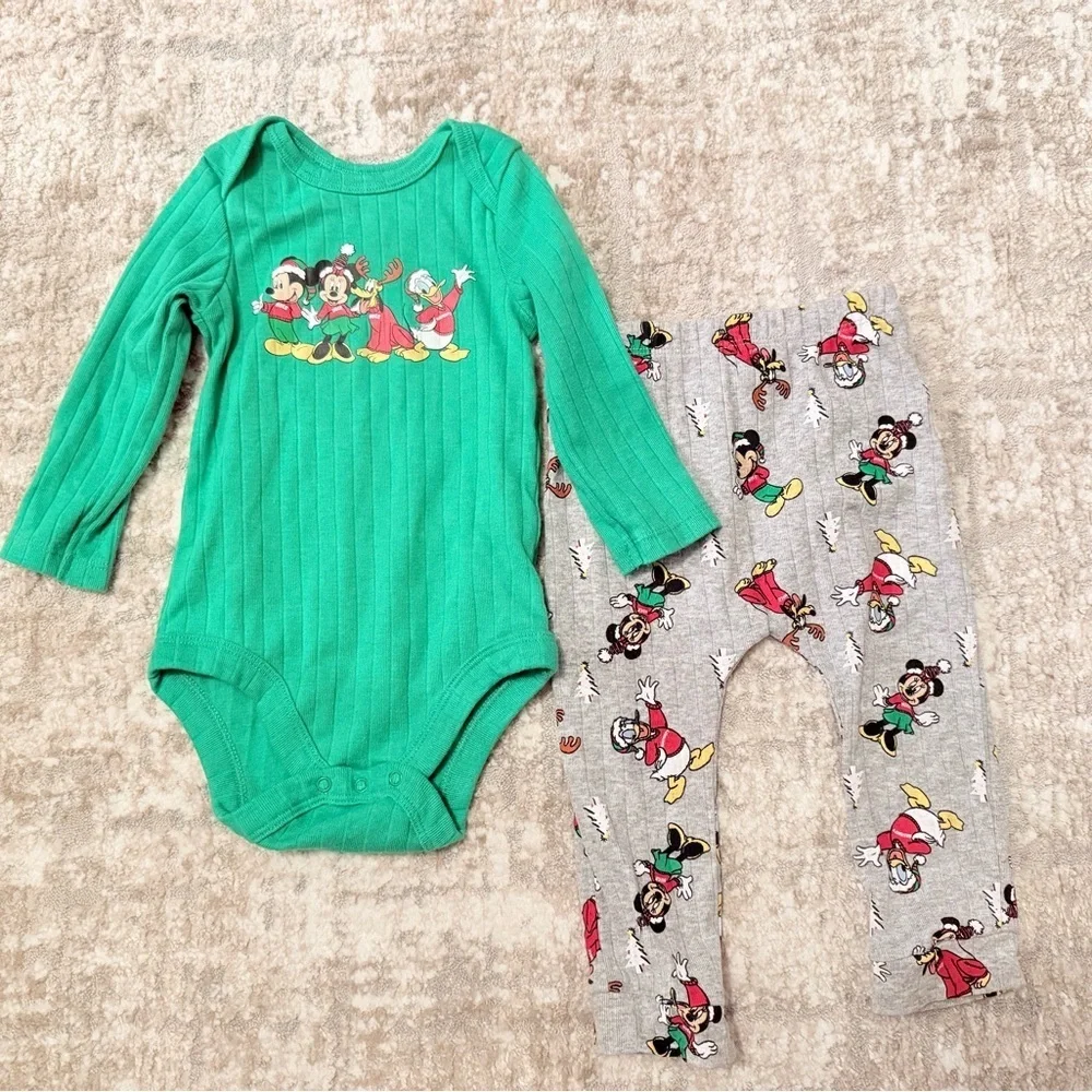 Disney Green and Gray Kids Mickey Mouse Holiday Matching Set size 12M